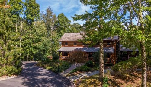 Seven-Bedroom Holiday Home