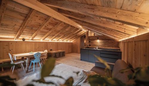 Superior One-Bedroom Apartment with Balcony