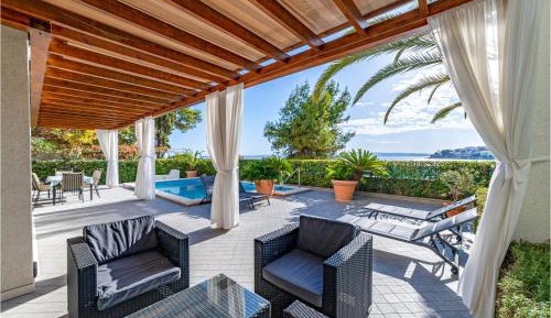 Four-Bedroom Holiday Home