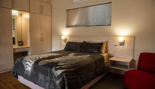 Deluxe Double Room (2 Adults + 1 Child)