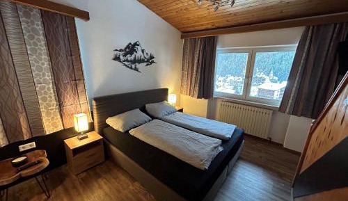 Apartment with Mountain View