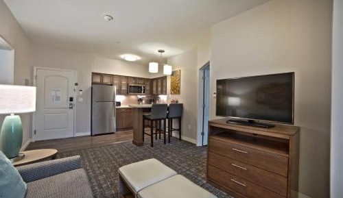 One-Bedroom Queen Suite with Two Queen Beds