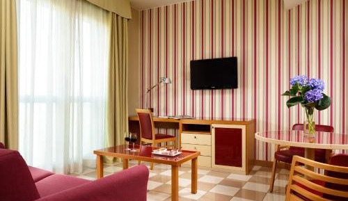 Superior One-Bedroom Apartment