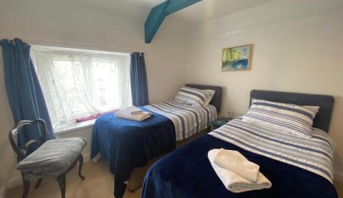 Twin Room with Shower