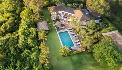Six-Bedroom Villa with Private Pool