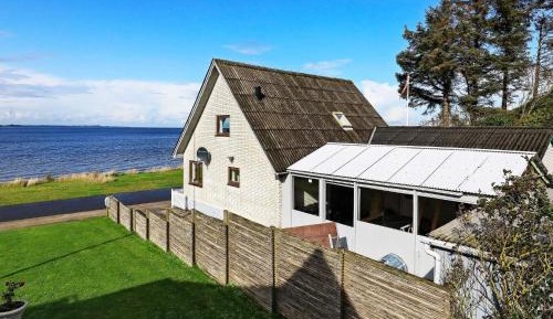 Five-Bedroom Holiday Home