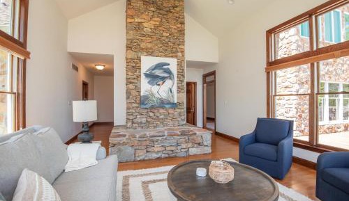 Four-Bedroom Holiday Home