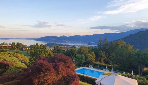 Apartment with Lake View
