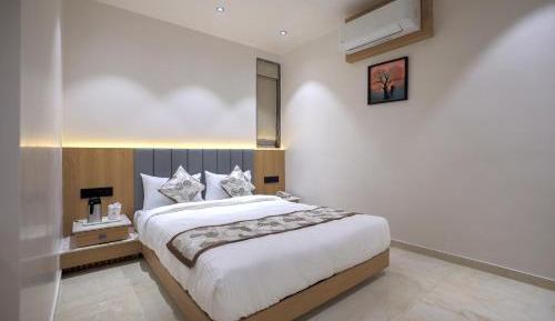 Standard Queen Room