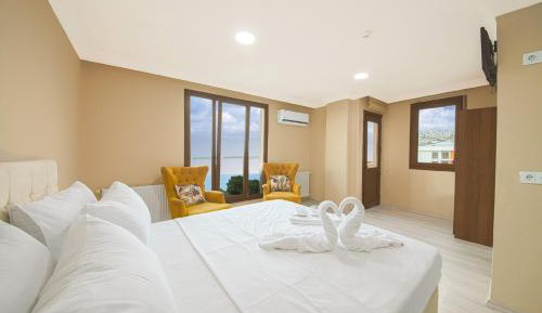 Deluxe Triple Room with Sea View