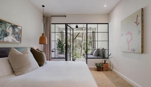 Superior King Room Jungle View