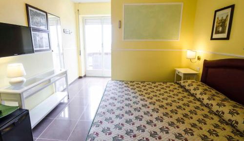 Double Room with Balcony and Sea View