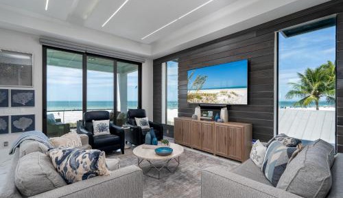 Four-Bedroom Holiday Home