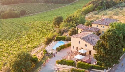 Apartment with Pool View 