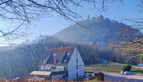 Apartment with Mountain View