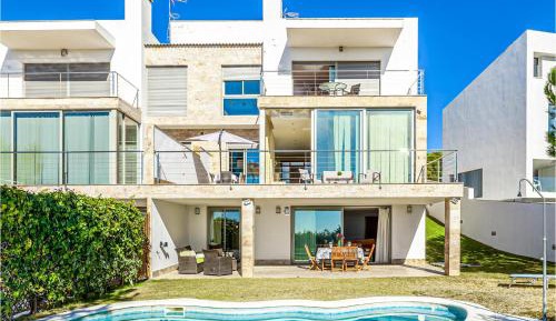 Four-Bedroom Holiday Home