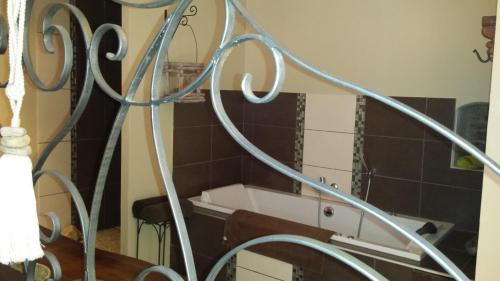 Double Room with Spa Bath and Shower