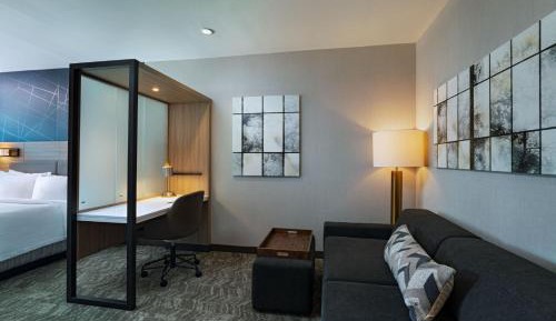 King Suite with Trundle Bed