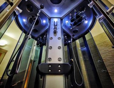 One-Bedroom Apartment with Terrace