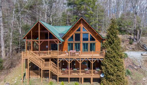 Four-Bedroom Holiday Home