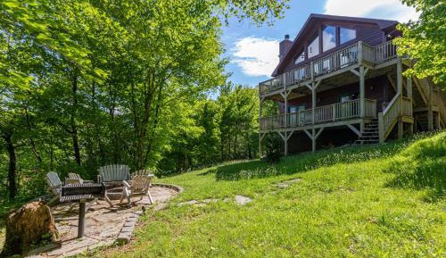 Three-Bedroom Holiday Home 