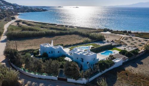 Four-Bedroom Sea View Villa with Private Pool on the beach