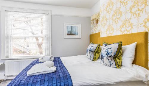 Deluxe King Suite