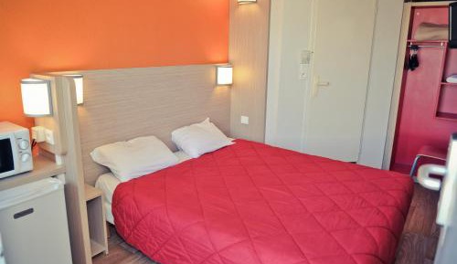 1 Double Bed - Essentiel Plus Room