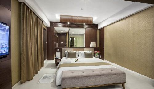 Super Deluxe King Room with Balcony