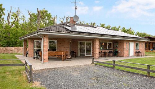 Four-Bedroom Holiday Home