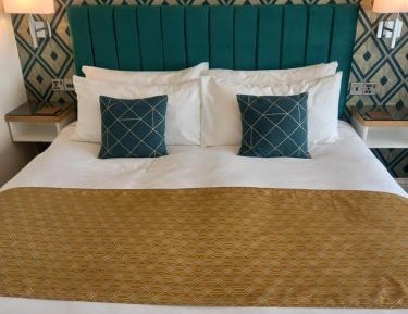 Superior Deluxe Double or Twin Room 
