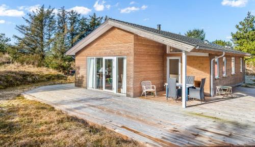 Three-Bedroom Holiday Home 
