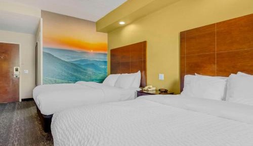 Queen Room with Two Queen Beds - Non-Smoking