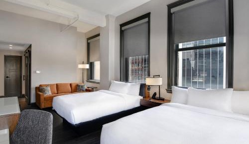 Queen Room with City View