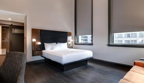 Guest room with 1 King, Sofa bed, City view