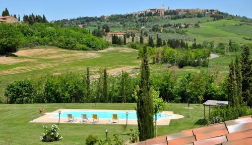Apartment with Pool View 
