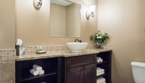 Deluxe King Suite