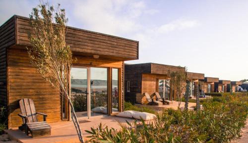 Bungalow with Sea View