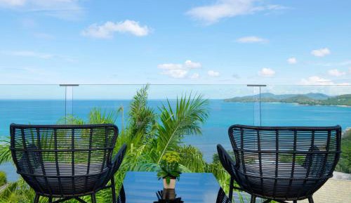 Hilltop King Suite with Ocean View