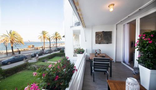 Superior One-Bedroom Apartment with Balcony