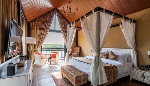 King Room with Lake View
