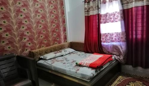 Deluxe Room (2 Adults + 1 Child)