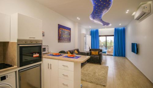 Apartment with Garden View