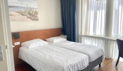 Quadruple Room with Private Bathroom