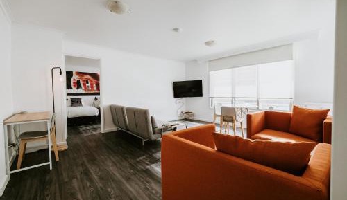Deluxe One Bedroom Apartment