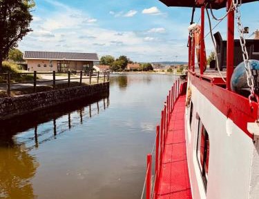 Family Cabin on Boat