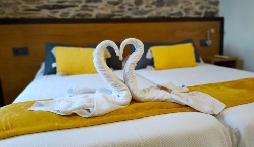 Twin Room with Private Bathroom