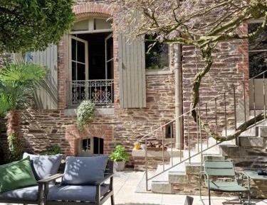 Queen Room with Garden View