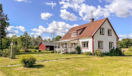 Three-Bedroom Holiday Home 