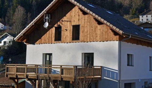 Holiday Home (14 Adults)